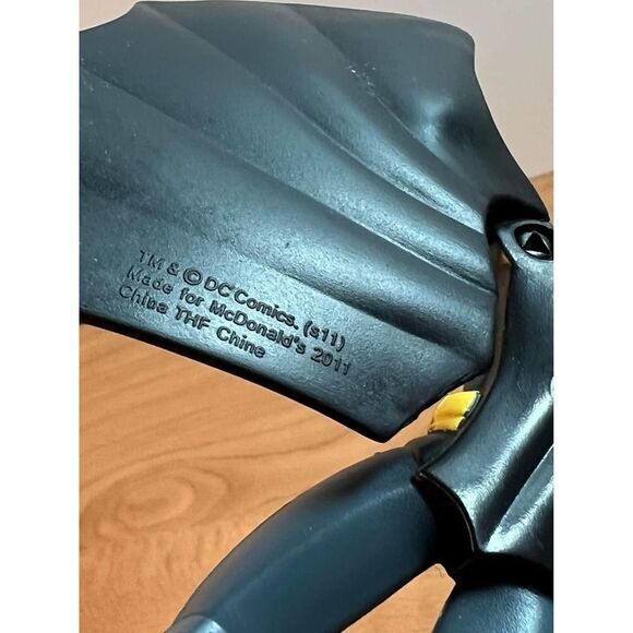 2011 McDonald's DC Comics Young Justice Batman Plastic Figure - Picture 5 of 5